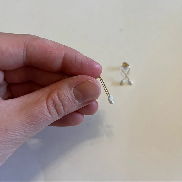 Mother of Pearl 14k Gold Italy Earrings Ribbon Shape Dainty Small - Picture 3 of 7